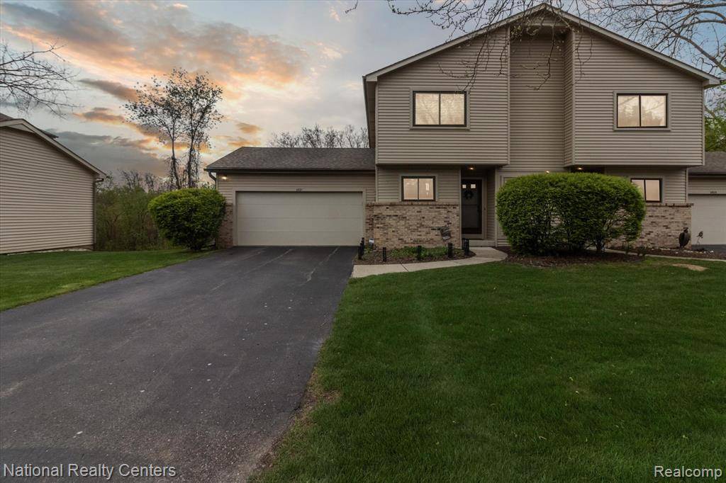 Waterford, MI 48328,4921 Rivercrest Drive