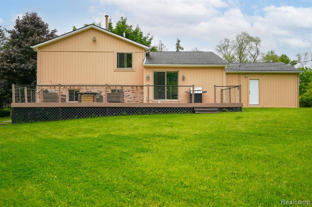 Farmington Hills, MI 48336,31700 W 10 Mile Road