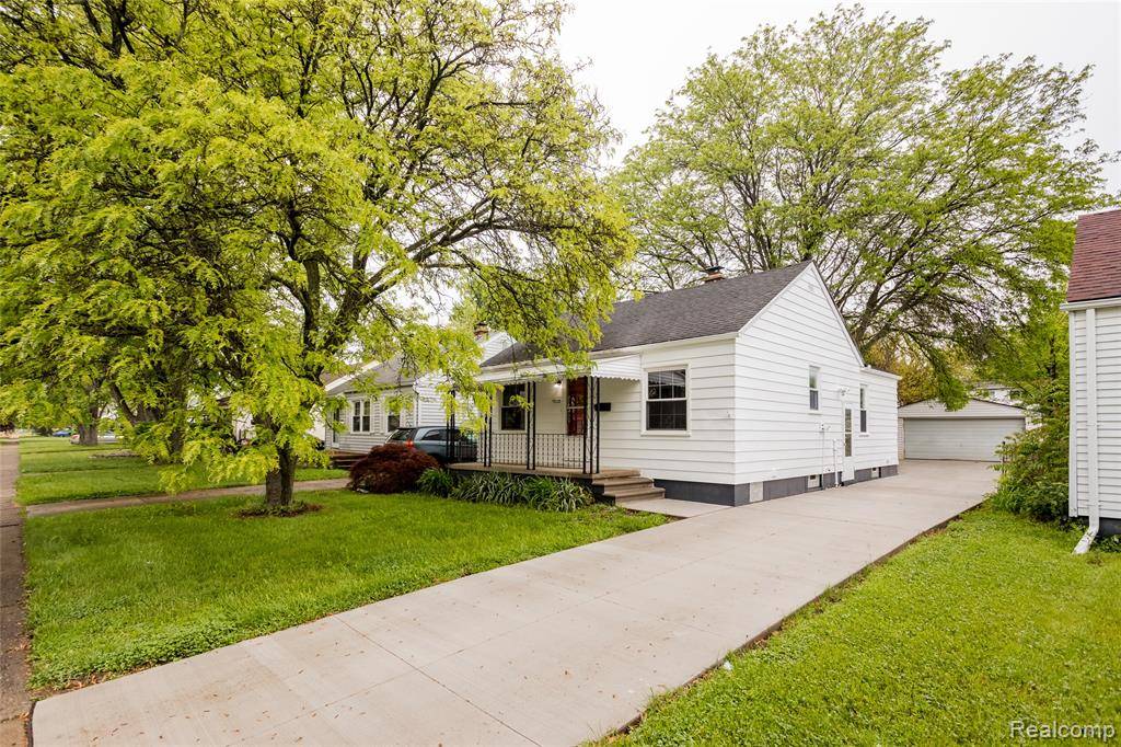 Harper Woods, MI 48225,19223 woodside street