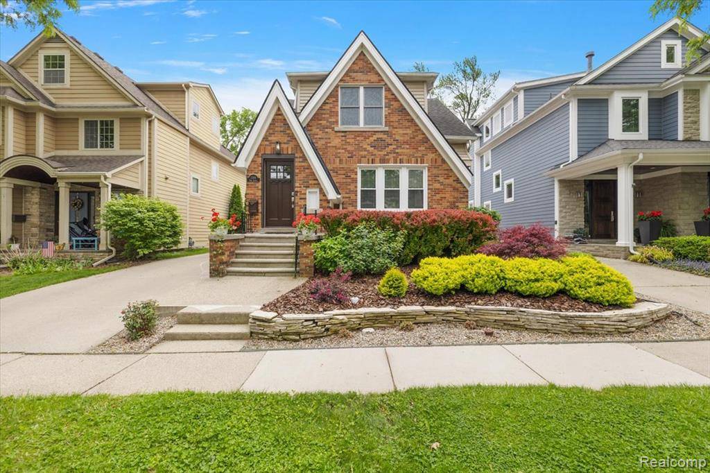 Birmingham, MI 48009,1368 Bird Avenue