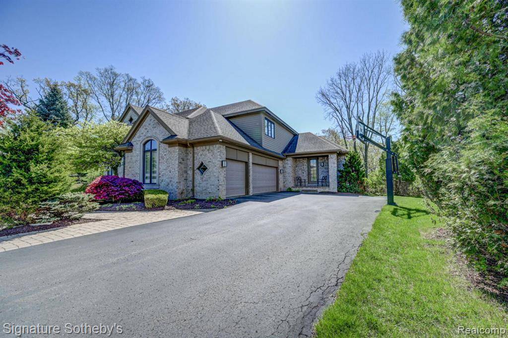 West Bloomfield, MI 48323,3225 Legacy Court