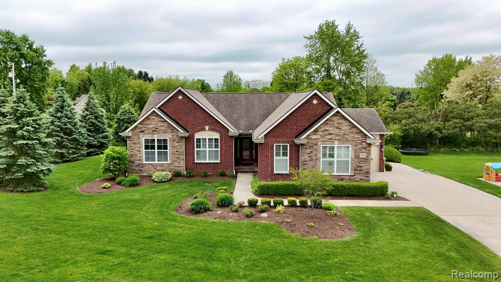 South Lyon, MI 48178,59649 Mallory Lane