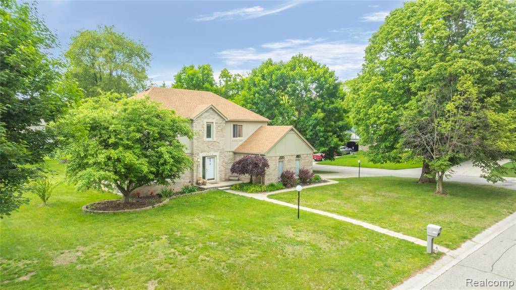 Commerce Twp, MI 48382,8924 Woods Edge Drive