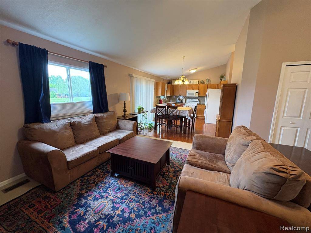 Fenton, MI 48430,1231 Crystal Pointe Circle