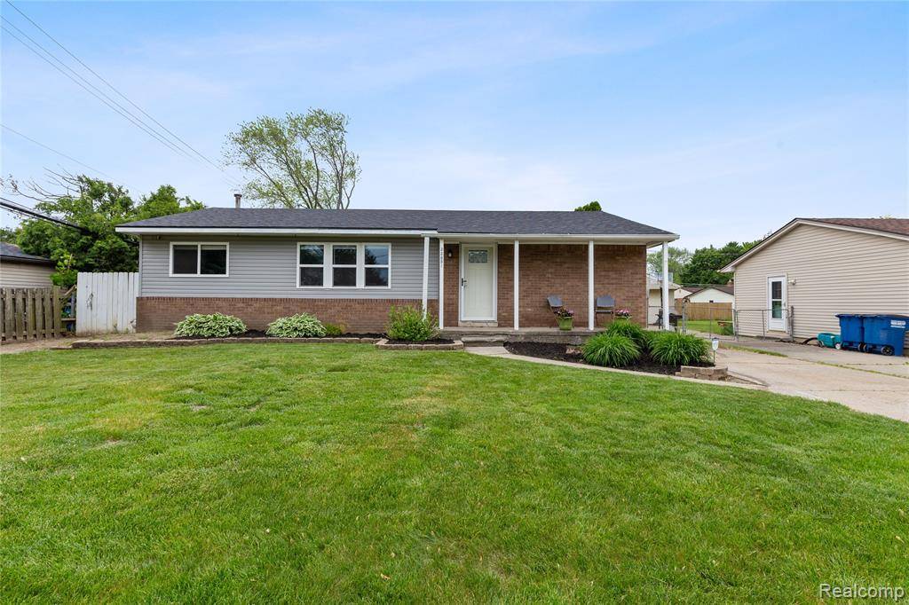 Westland, MI,33651 Cowan Road