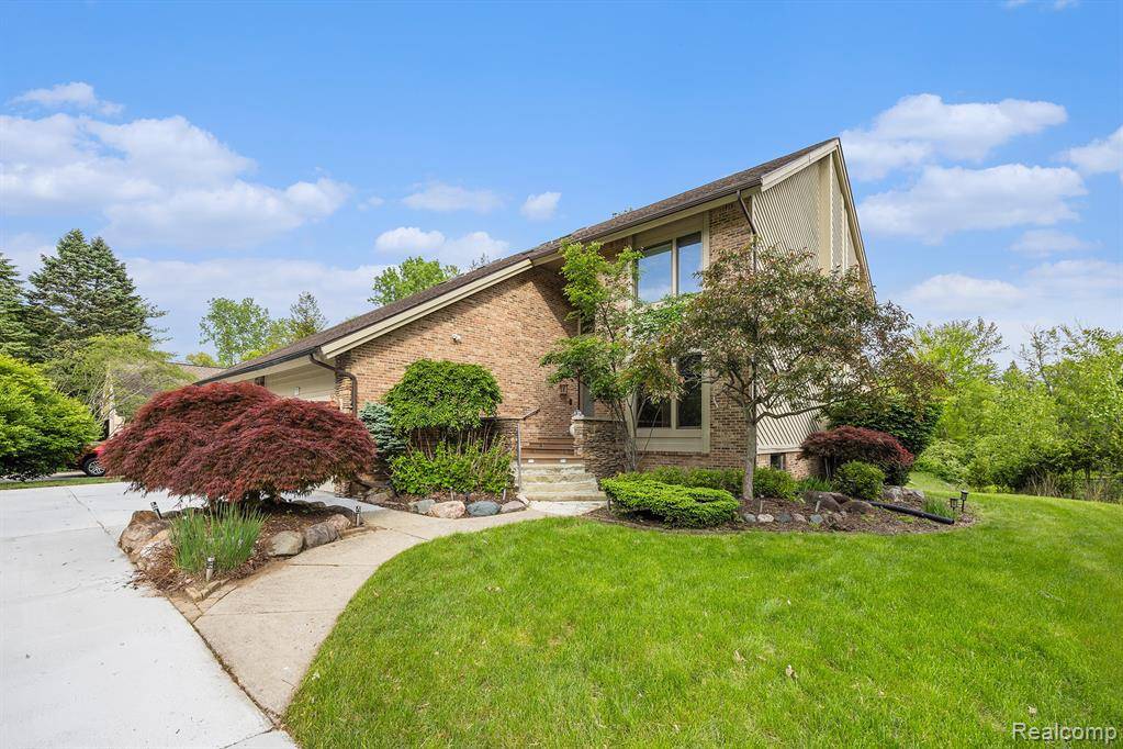 Rochester Hills, MI 48307,785 River Bend Drive