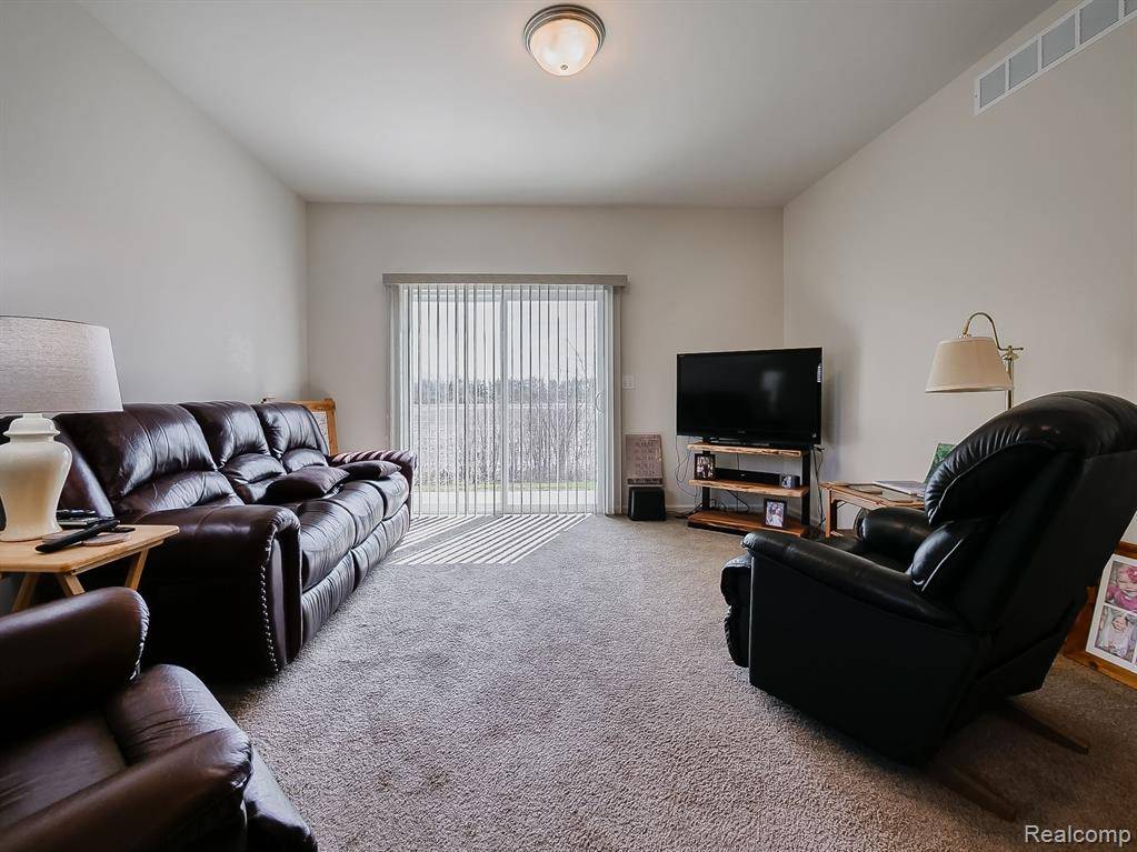 Monroe, MI 48161,825 PLUM VILLAGE Drive