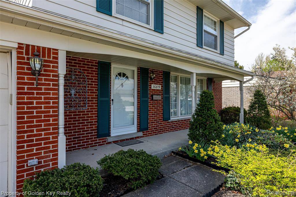 Livonia, MI 48154,36819 Sunnydale Street