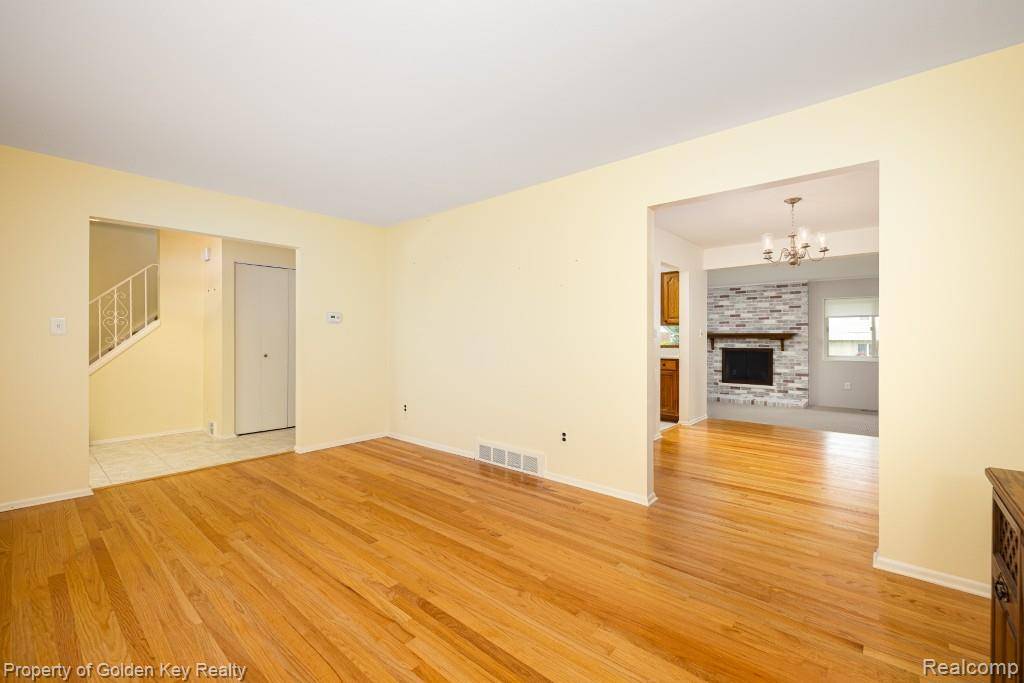 Livonia, MI 48154,36819 Sunnydale Street