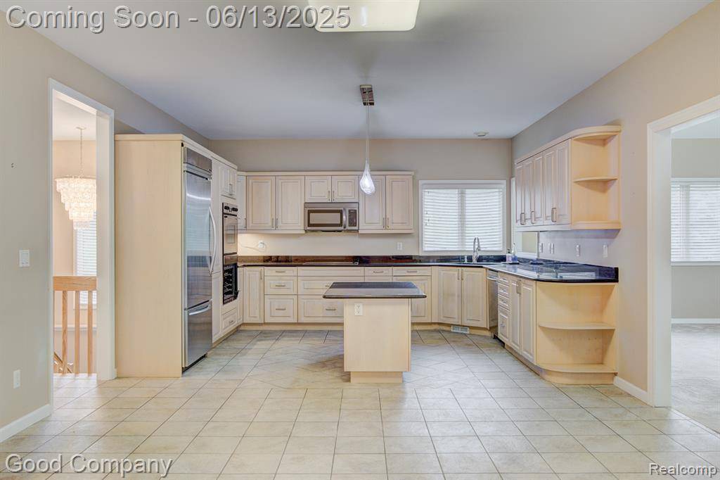 Rochester, MI 48306,374 Oakbridge Drive
