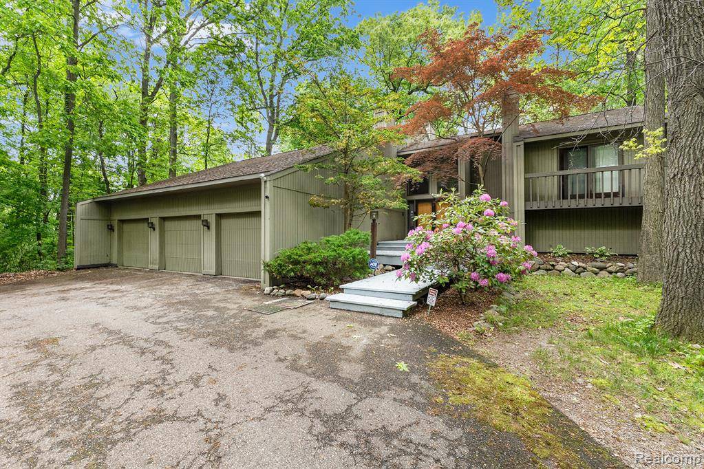 Commerce Twp, MI 48382,5130 Whitlow Court