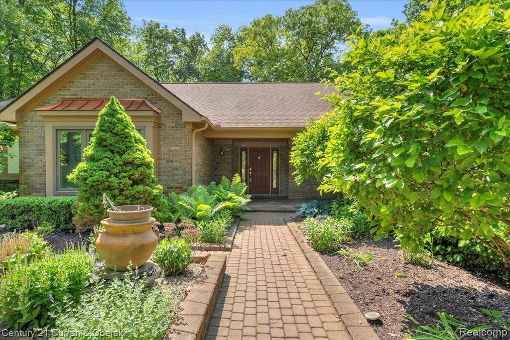 Brighton, MI 48114,2198 Pine Hollow Trail