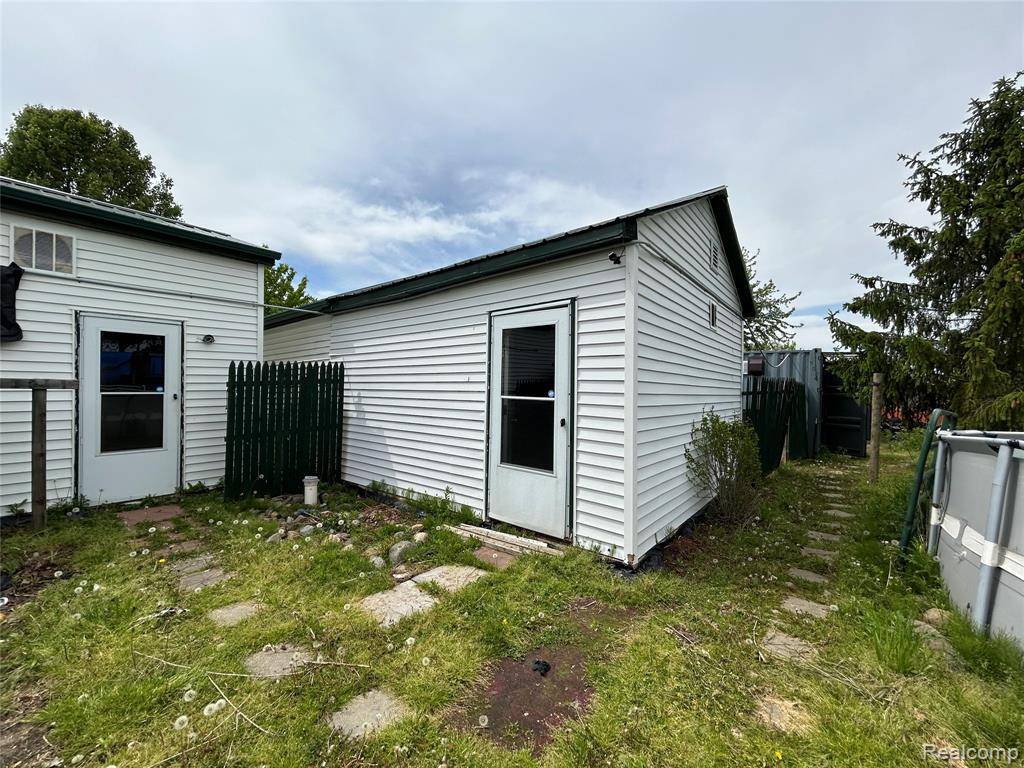 Marlette, MI 48453,8610 Peck Road