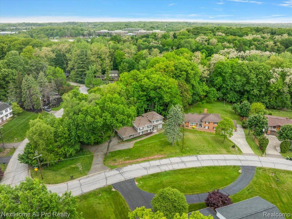 Farmington Hills, MI 48331,26557 Old Homestead Drive