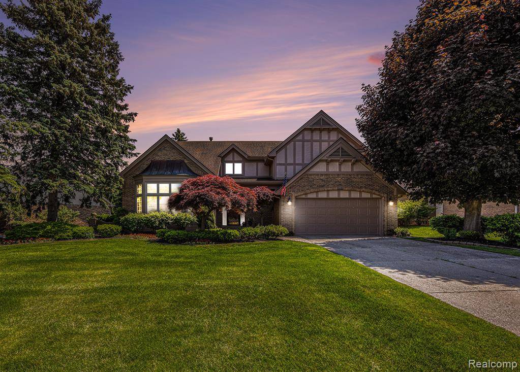 Farmington Hills, MI 48331,31220 Country Ridge Circle