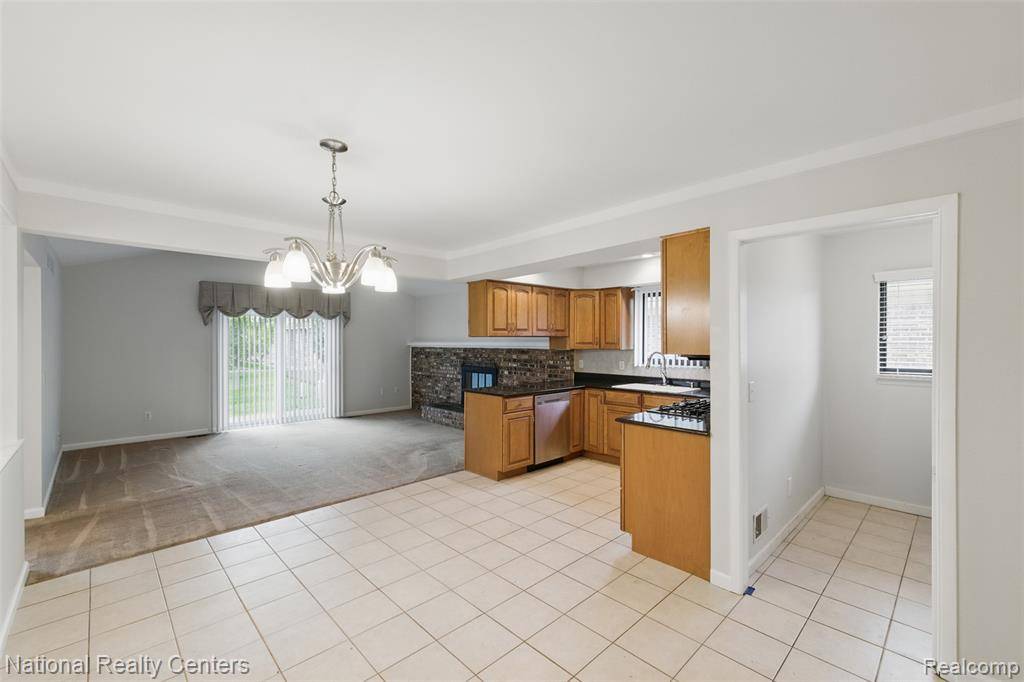 Sterling Heights, MI 48310,2430 Fox Hill Drive