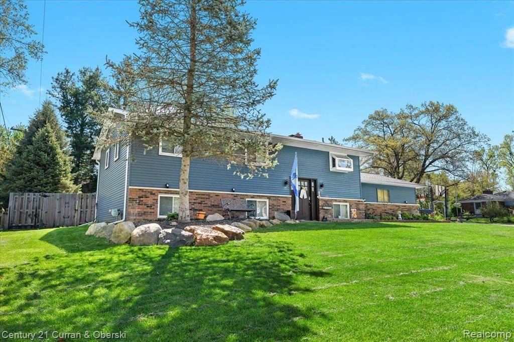 Wolverine Lake, MI 48390,2566 Marchar Drive