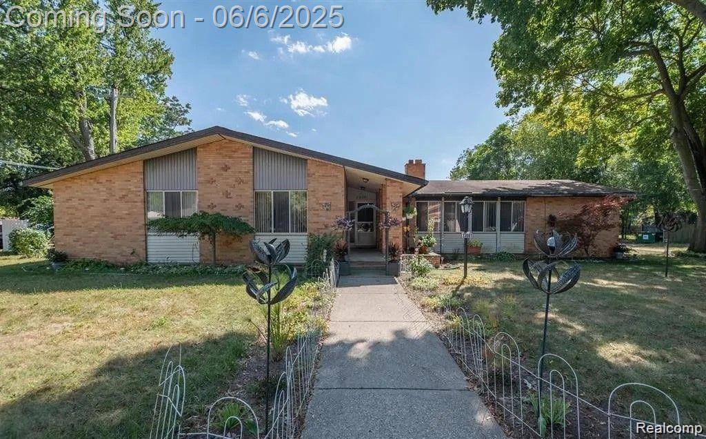 Detroit, MI 48219,23001 Norfolk Street