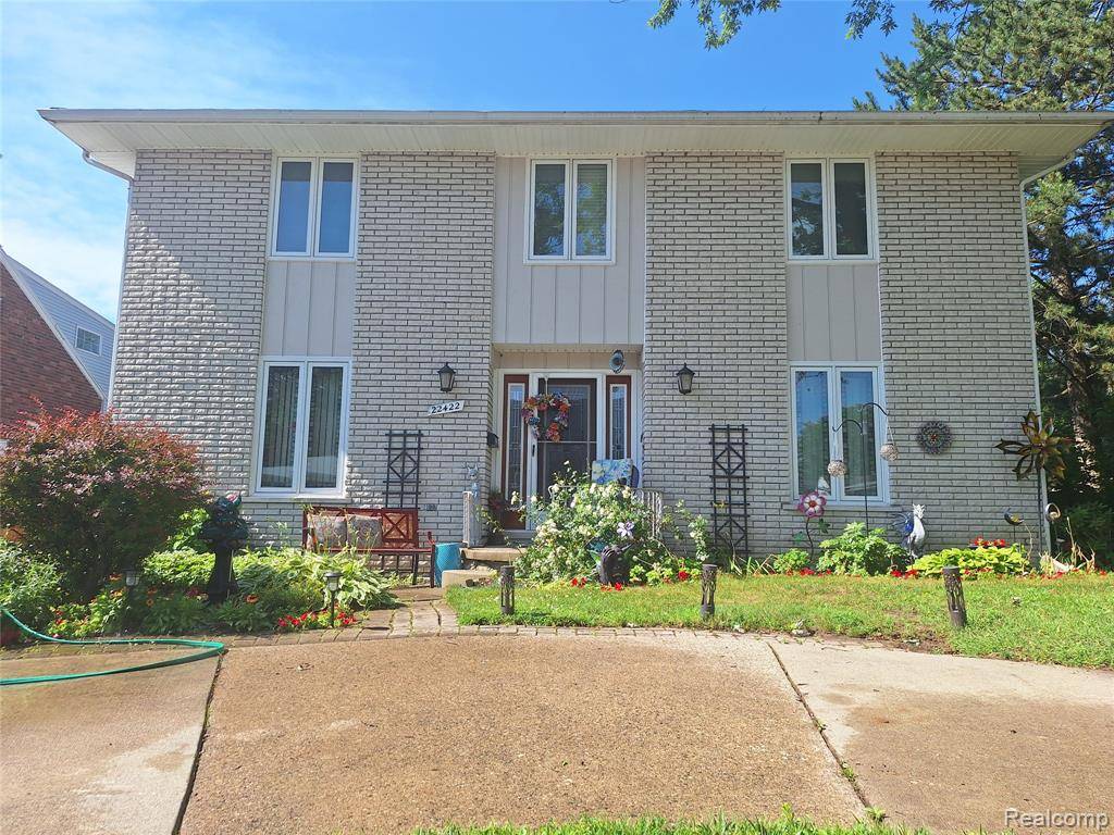 Saint Clair Shores, MI 48081,22422 Lakeland Street