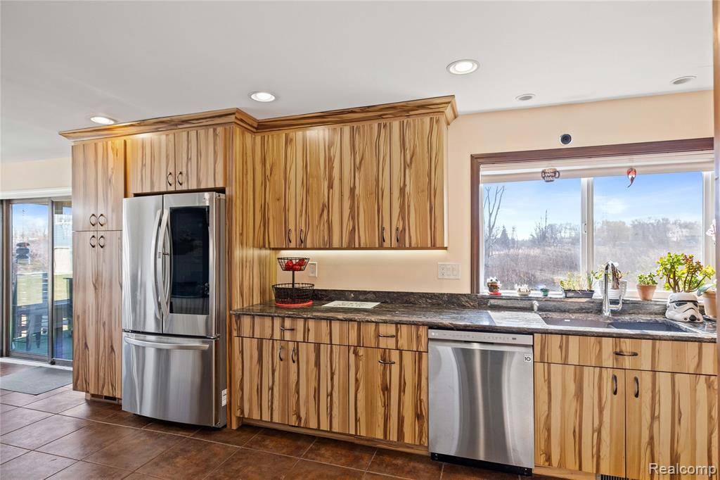 Oxford, MI 48371,254 Cross Timbers Street