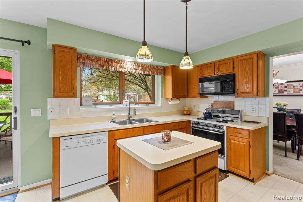 Canton, MI 48187,45785 Bryn Mawr Road