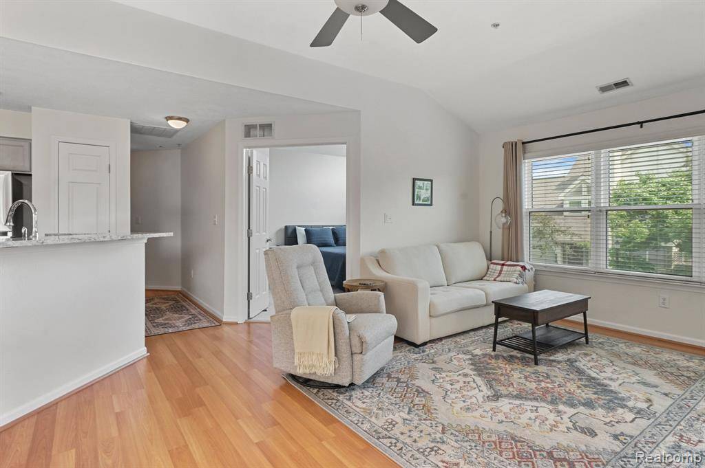 Ann Arbor, MI 48108,1637 Coburn Drive