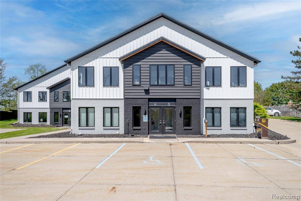 Grand Blanc, MI 48439,536 Perry Road