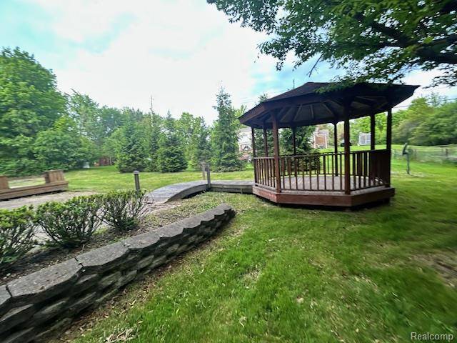 West Bloomfield, MI,6880 Burtonwood Drive