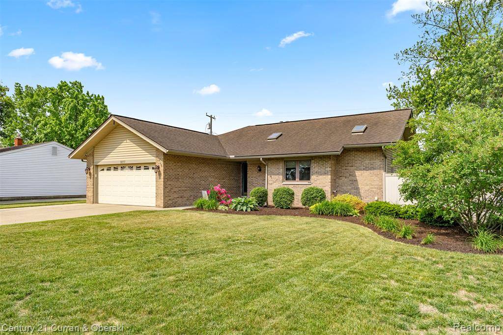 Livonia, MI 48150,9377 Lamont Street