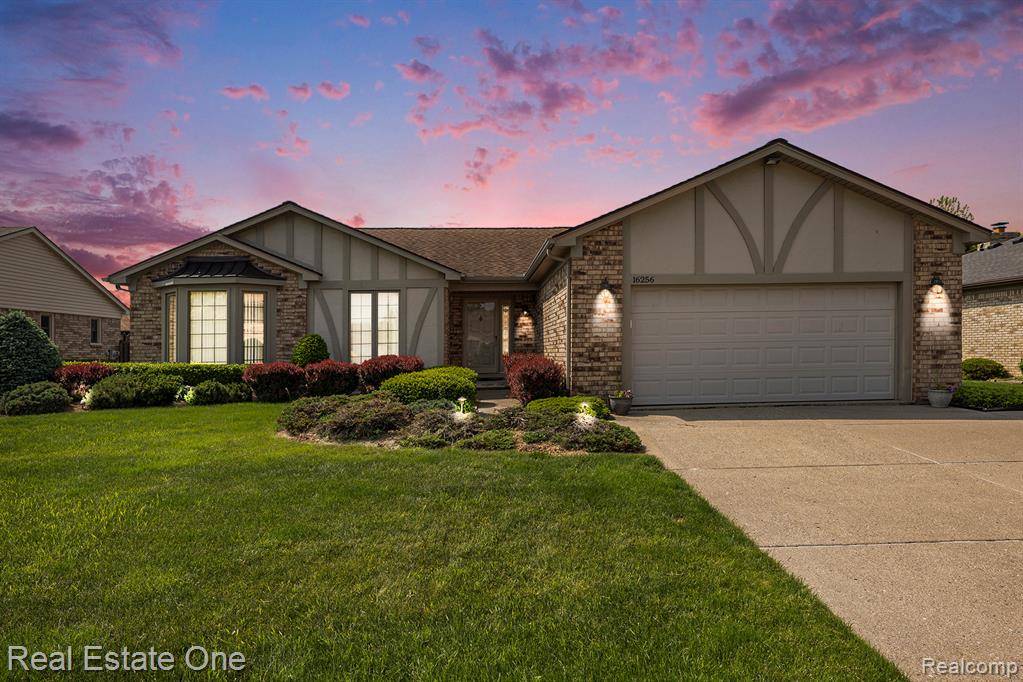 Clinton Twp, MI 48038,16256 Karen Drive