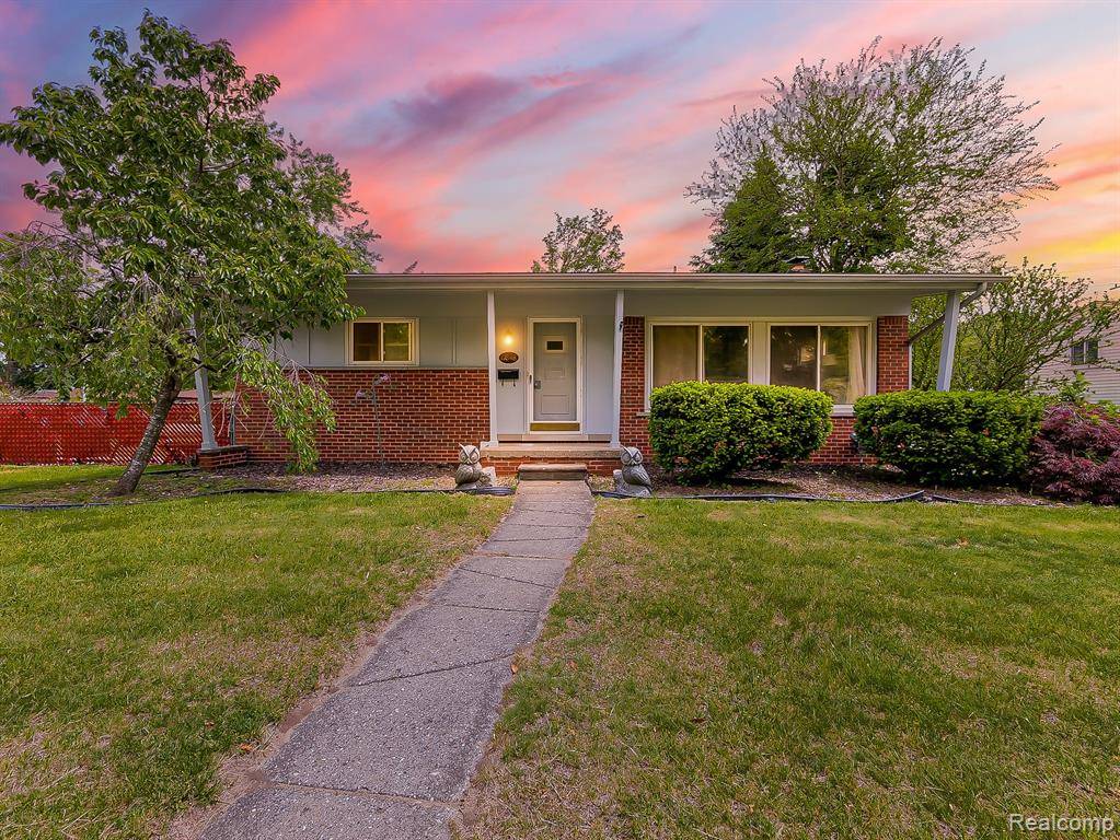 Livonia, MI 48152,19848 Maplewood Street