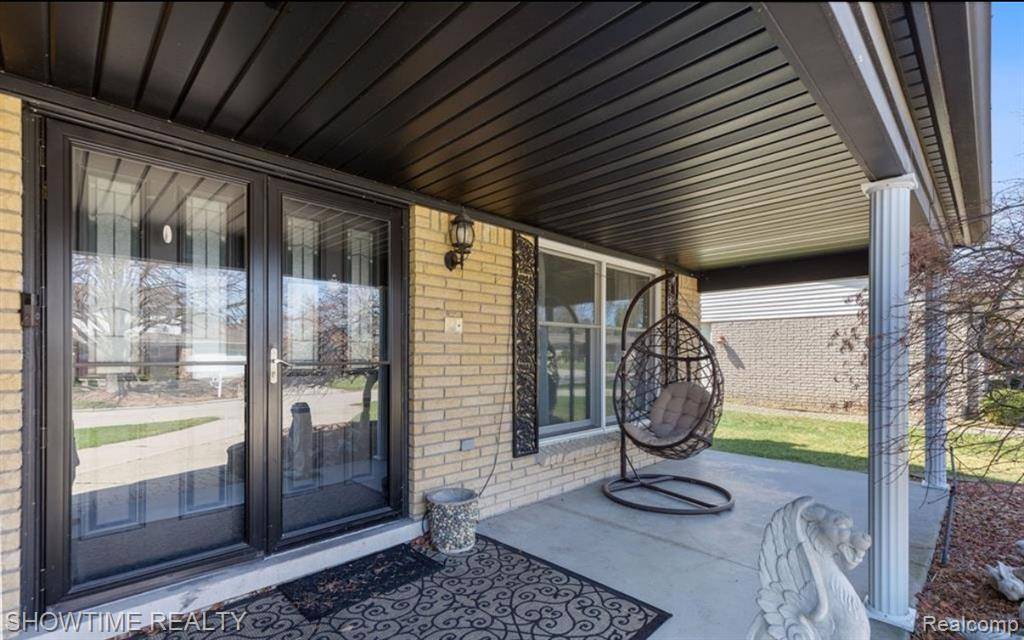 Clinton Twp, MI 48038,17324 Merryweather Street