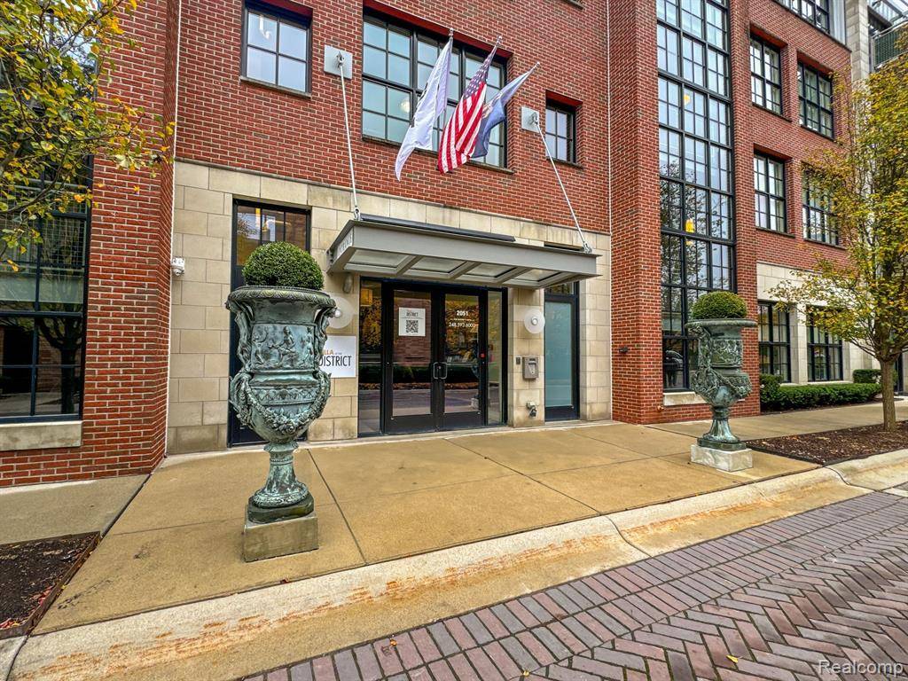 Birmingham, MI 48009,2051 VILLA Road