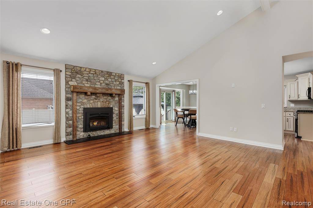 Chesterfield, MI 48047,52657 Creekside Drive