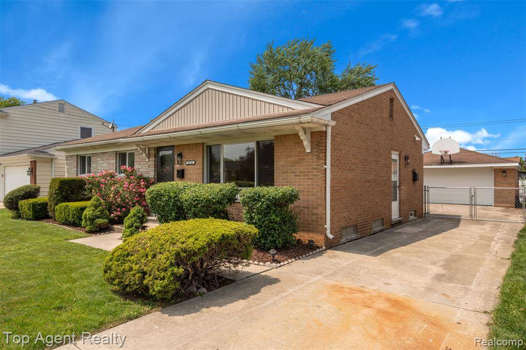 Westland, MI 48186,32532 Steinhauer Street
