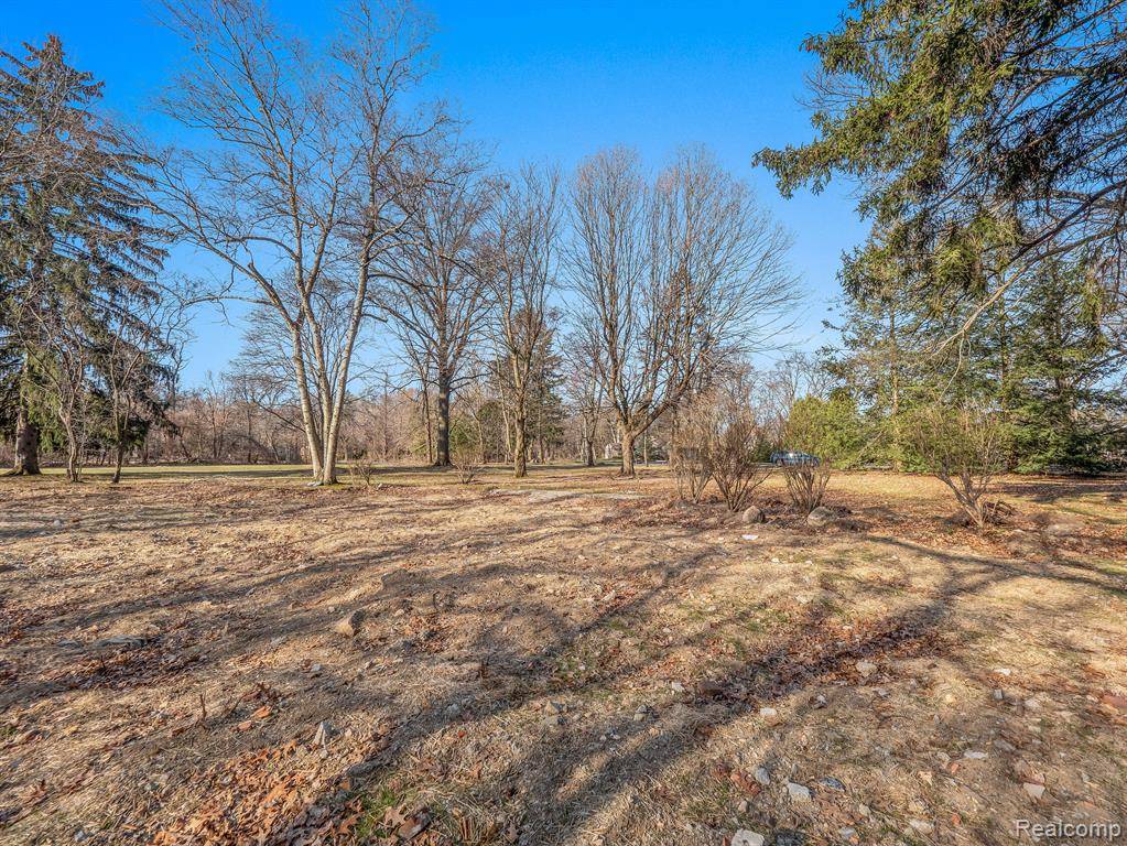 Franklin, MI 48025,31050 BRIARCLIFF Road