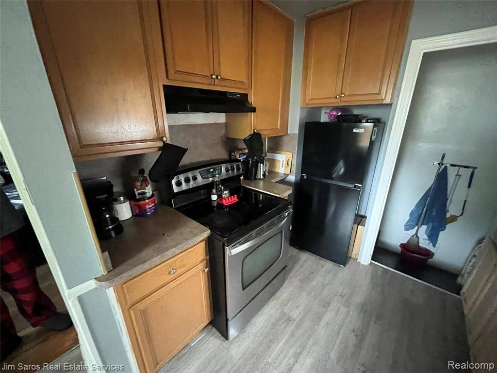 Grosse Pointe, MI 48224,8810 Farmbrook Street