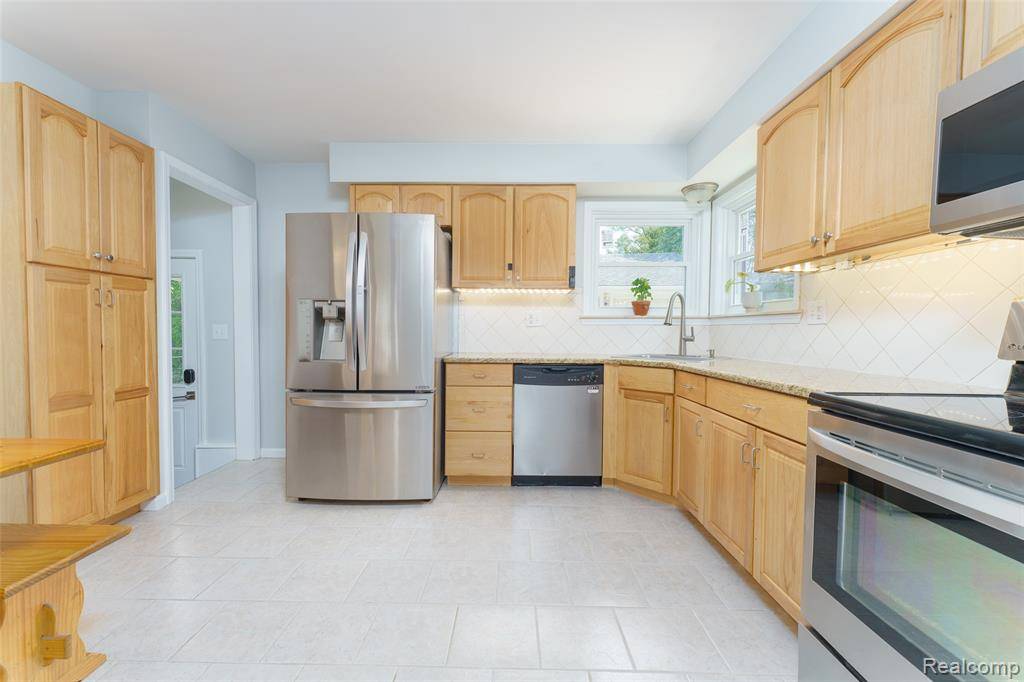 Milford, MI 48381,860 Friar Drive