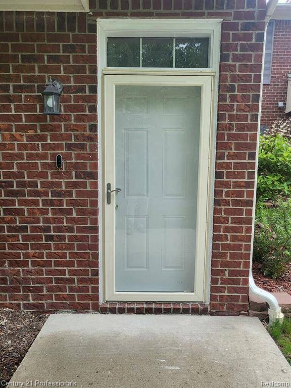 Warren, MI 48092,29855 Fox Run Circle