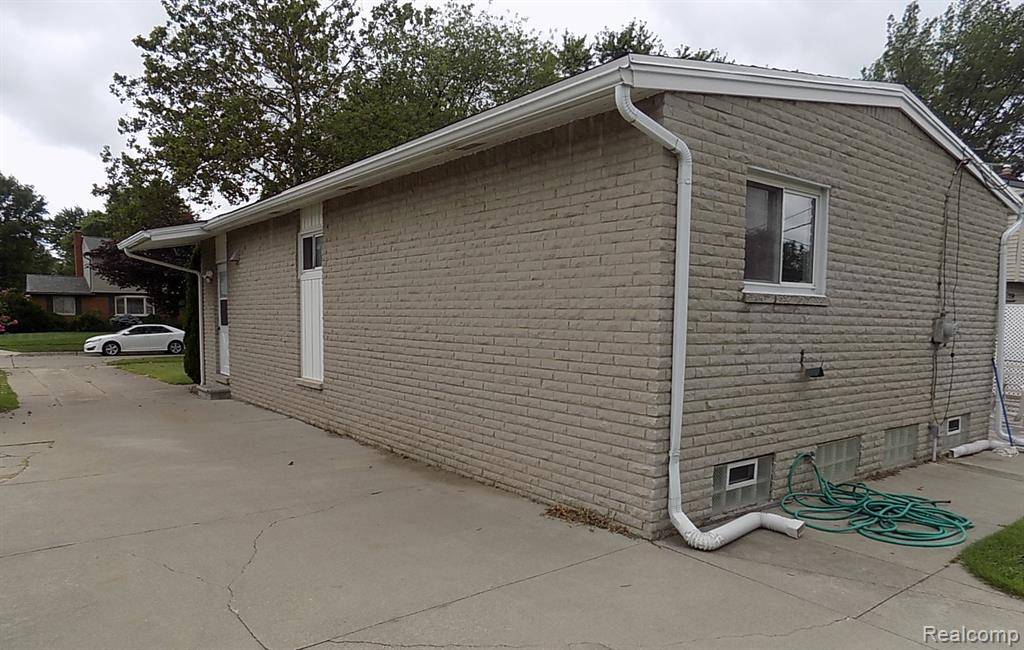 Shelby Twp, MI 48313,8783 Lozen Drive