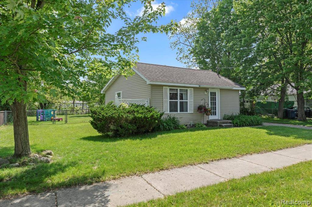 Holly, MI 48442,501 Front Street