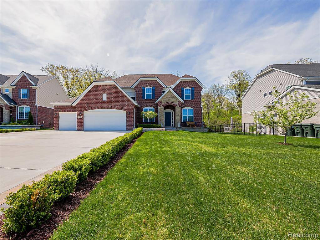 Rochester Hills, MI 48307,903 Leafdale Drive