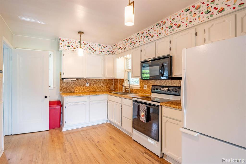 Grand Blanc, MI 48507,2375 Nichols Avenue