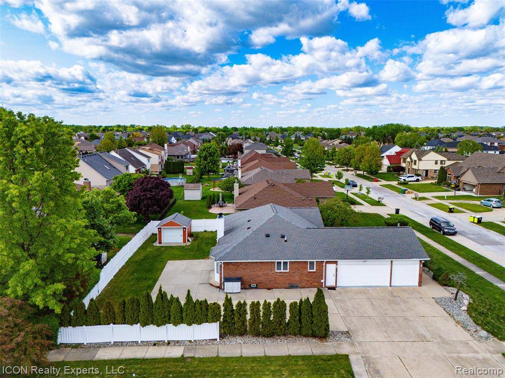 Macomb, MI 48042,54613 Laurel Drive