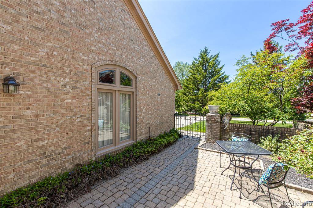 Troy, MI 48098,1328 Autumn Drive