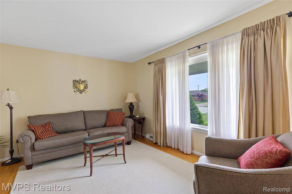 Sterling Heights, MI 48312,33834 Groth Drive