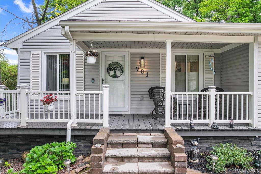 Lake Orion, MI 48362,901 Ridge Road