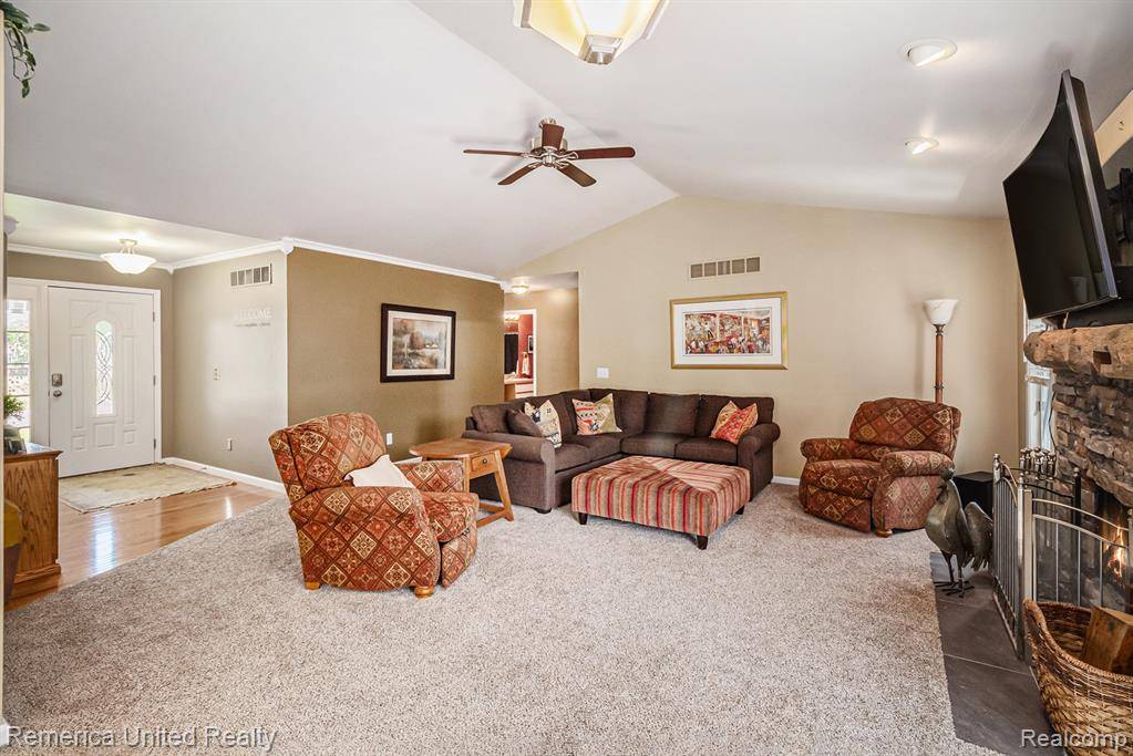 Howell, MI 48843,2458 Oseola Avenue