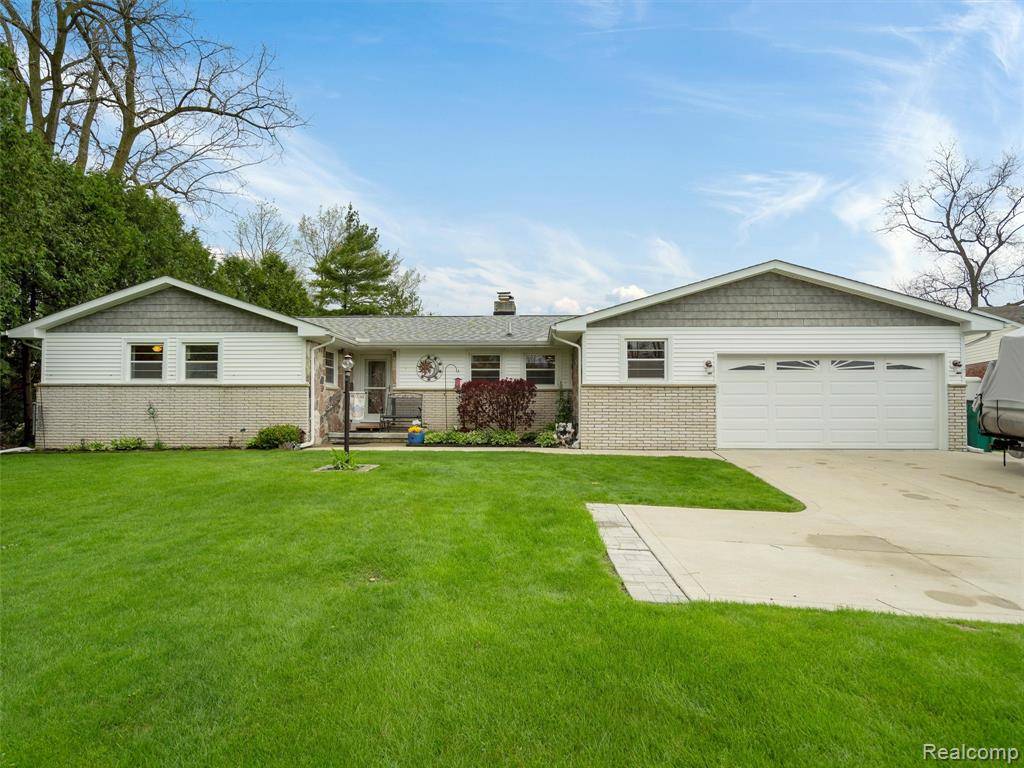 Clarkston, MI 48348,9311 Whipple Shores Drive