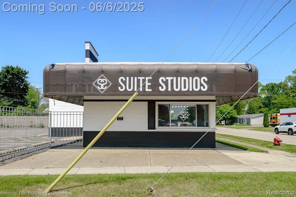 Belleville, MI 48111,573 E Huron River Drive